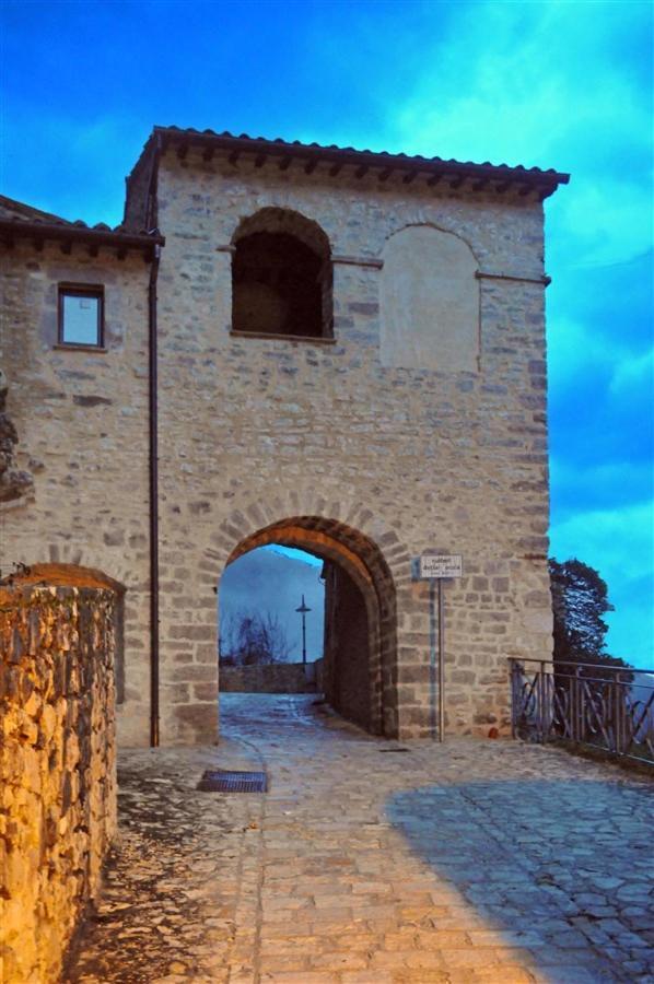 La Casa Di Carlotta Lägenhet Cerreto di Spoleto Exteriör bild